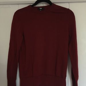 Uniqlo maroon sweater